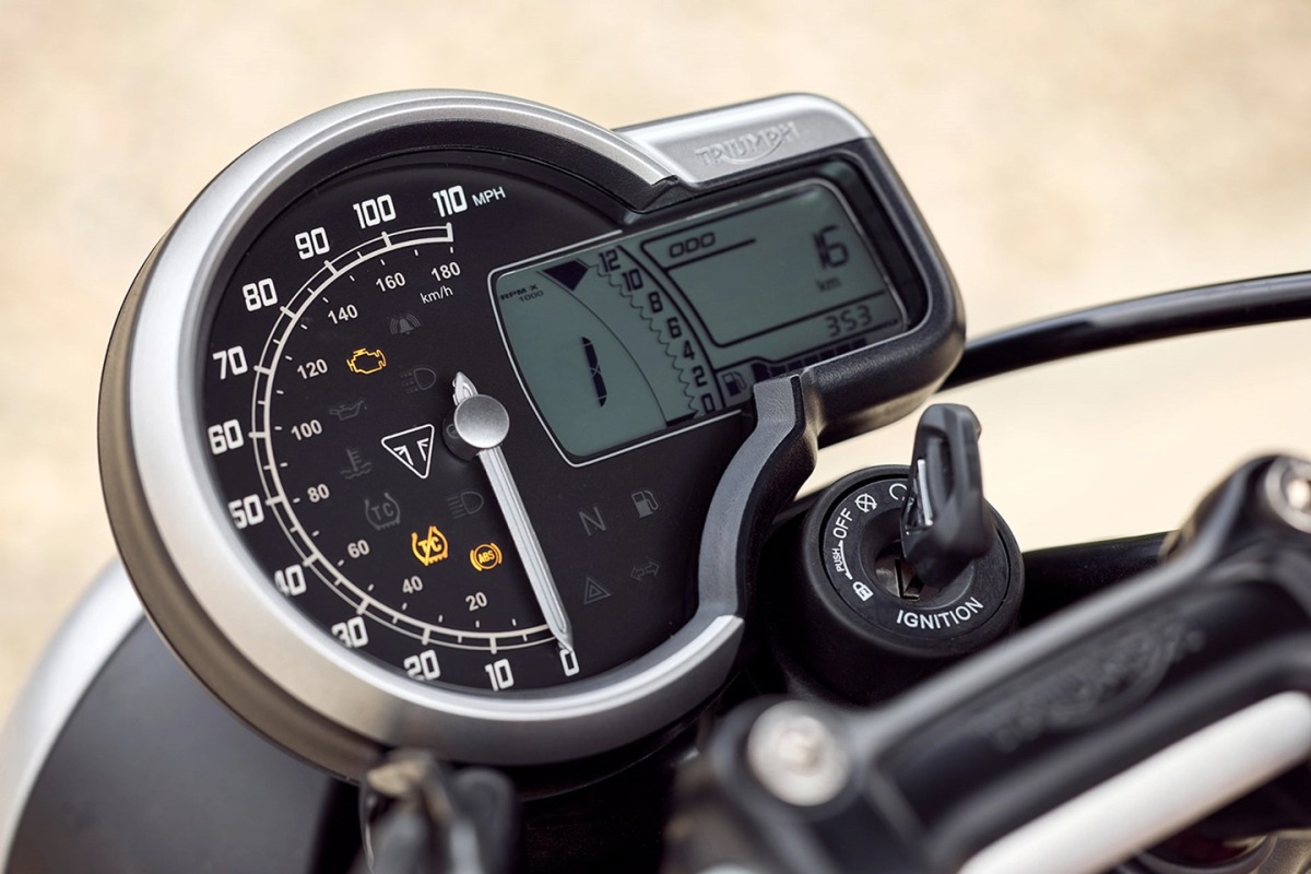 Triumph Speed 400 and Scrambler 400 X mid-range motorcycles make their debut Analog instrument cluster with LCD screen..jpg