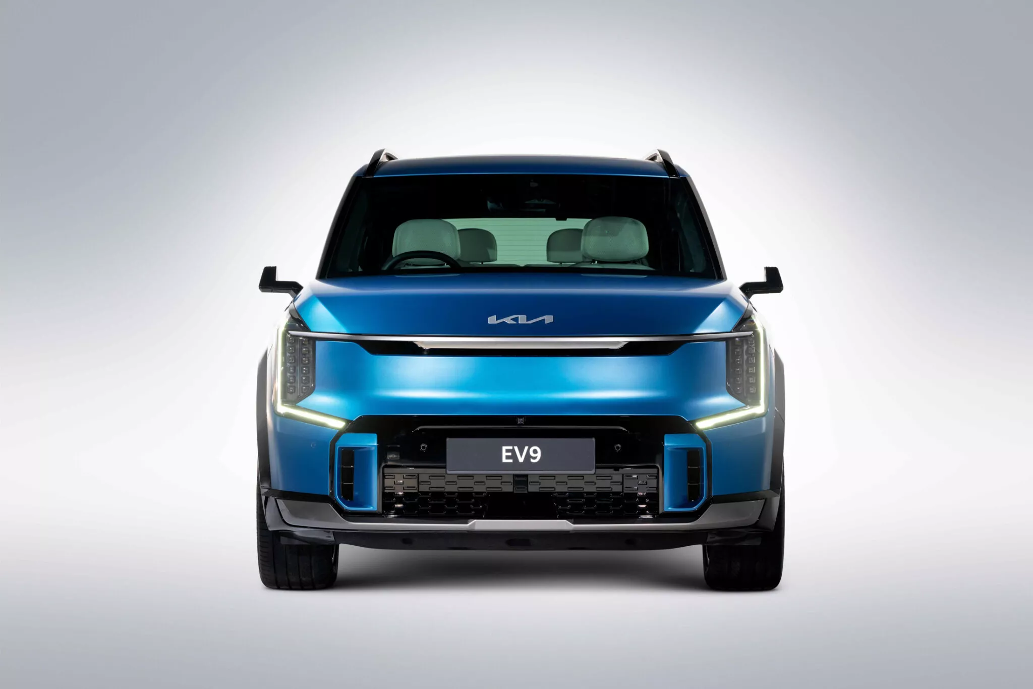 kia-ev9-uk-00007-2048x1366.webp