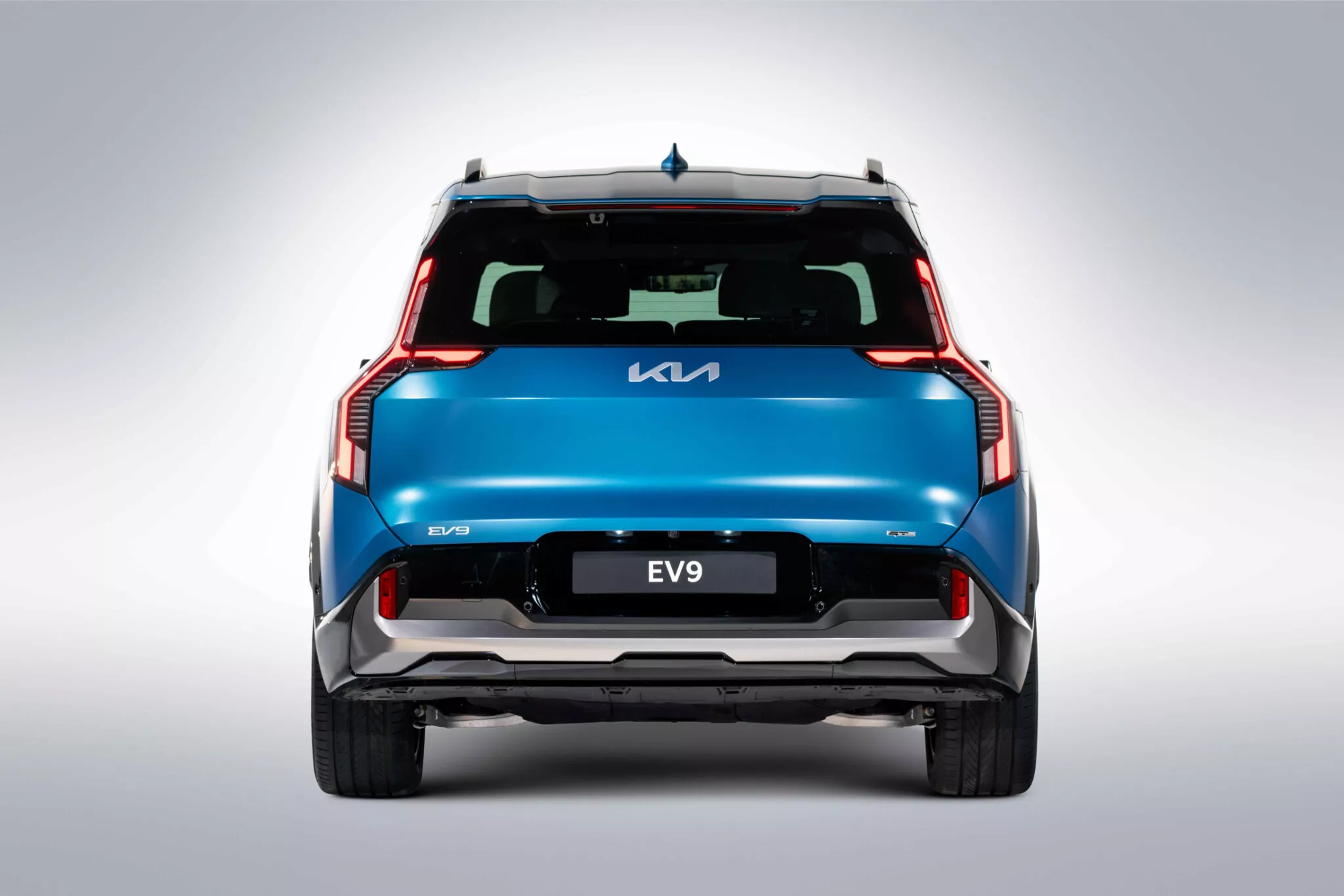 kia-ev9-uk-00009-2048x1366.webp