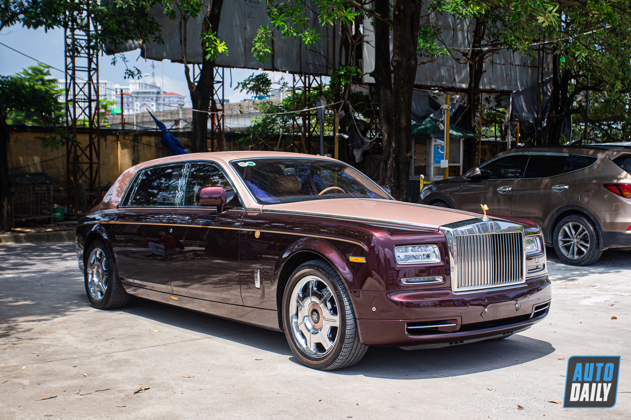 Rolls-Royce Phantom Lửa Thiêng có giá gần 25 tỷ đồng sau 8 năm về nước phantom-lua-thieng-19.JPG