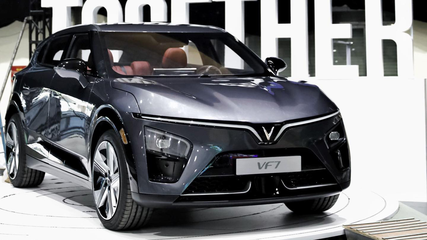 Ảnh NÓNG VinFast VF 7 trước giờ G vf7.jpeg