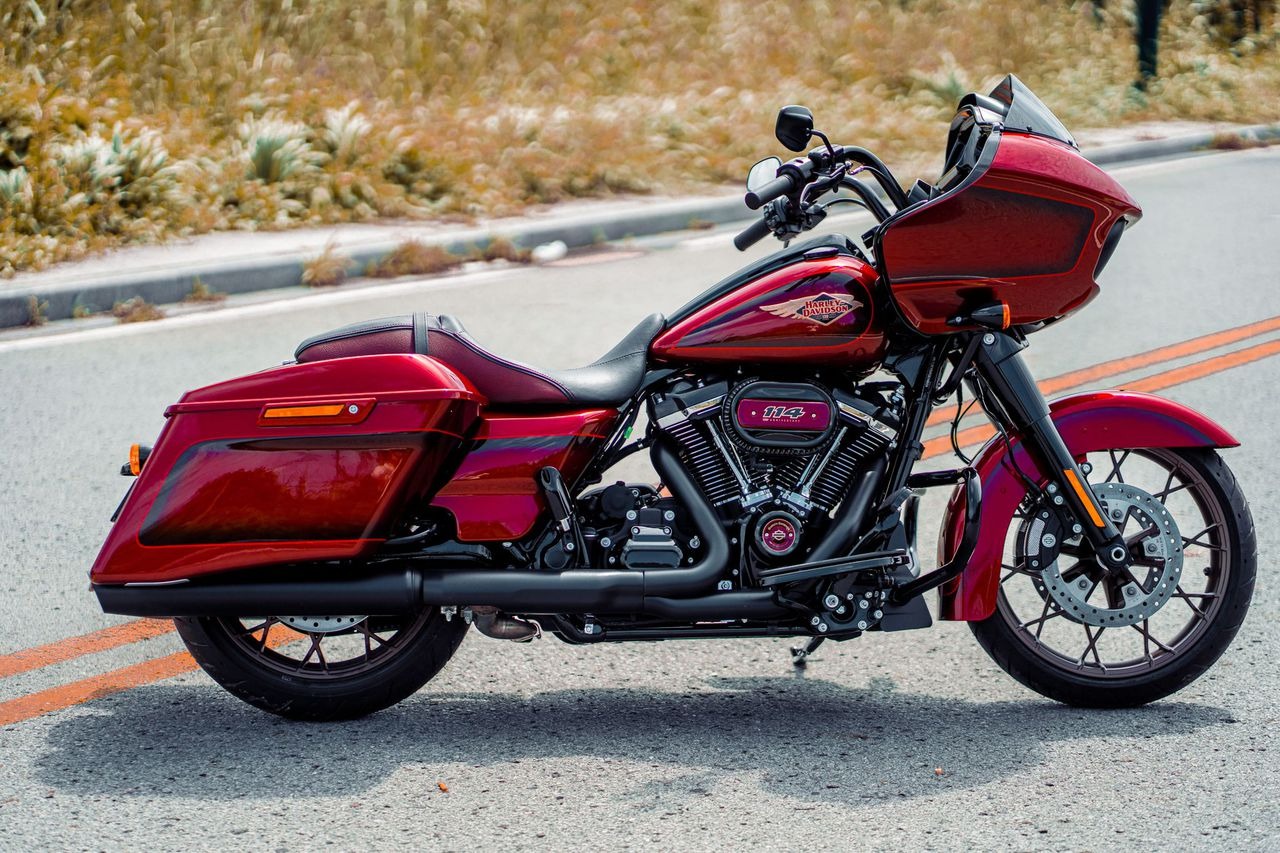 Harley-Davidson%20Road%20Glide%20Special%20Anniversary%20c%C3%B3%20gi%C3%A1%20b%C3%A1n%20t%E1%BB%AB%201.599.900.000%20VND.jpg