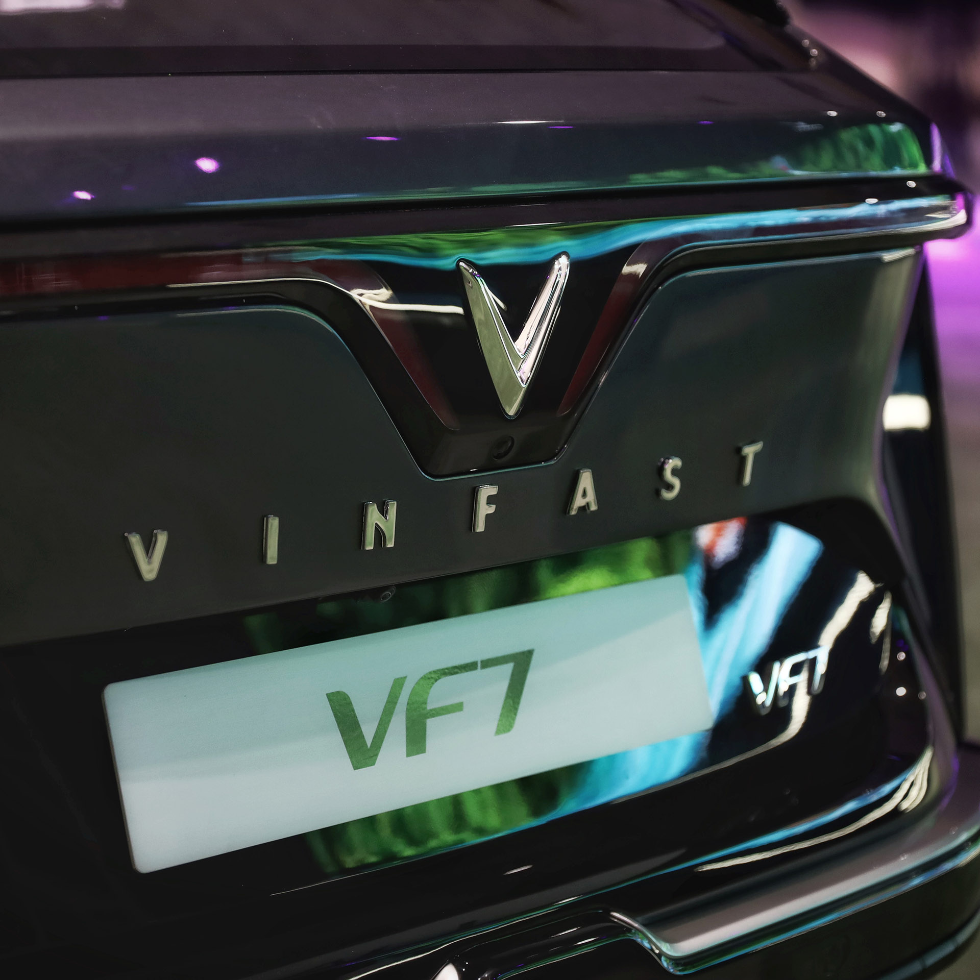 VinFast ra mắt ô tô điện VF 3, VF 6, VF 7 và xe đạp điện tại Việt Nam vf7-01.jpeg