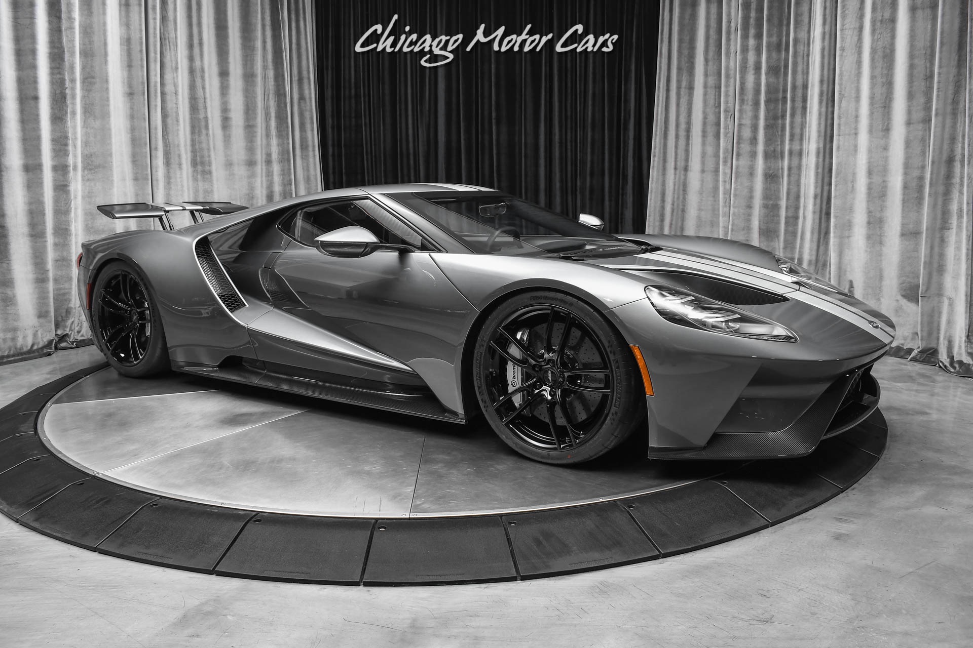 Ford GT thứ 3 về Việt Nam, khác biệt với hai chiếc của ông Đặng Lê Nguyên Vũ ford-gt-thu-3-autodaily-3.jpg