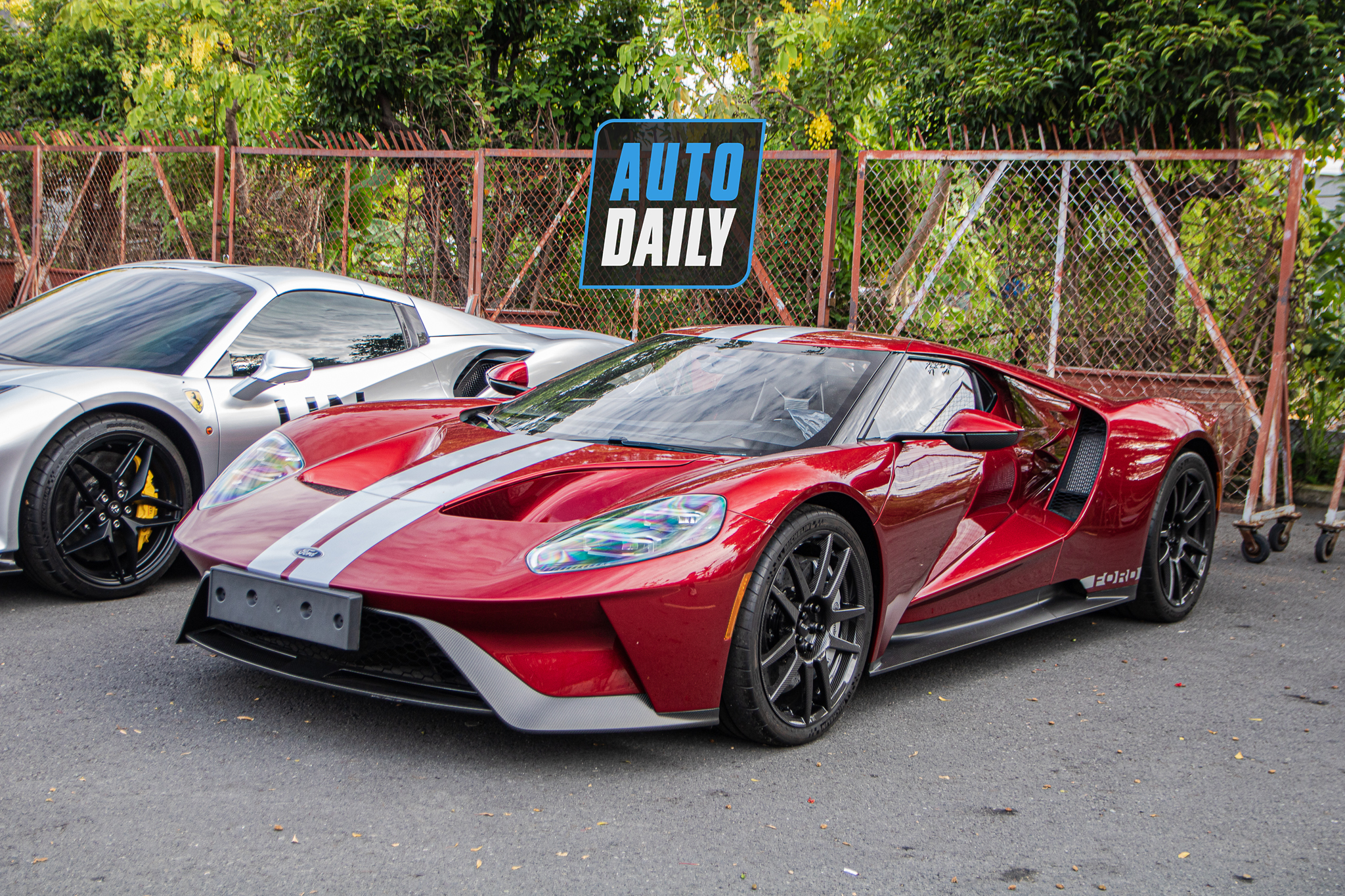 Ford GT thứ 3 về Việt Nam, khác biệt với hai chiếc của ông Đặng Lê Nguyên Vũ ford-gt-thu-3-autodaily-4.jpg