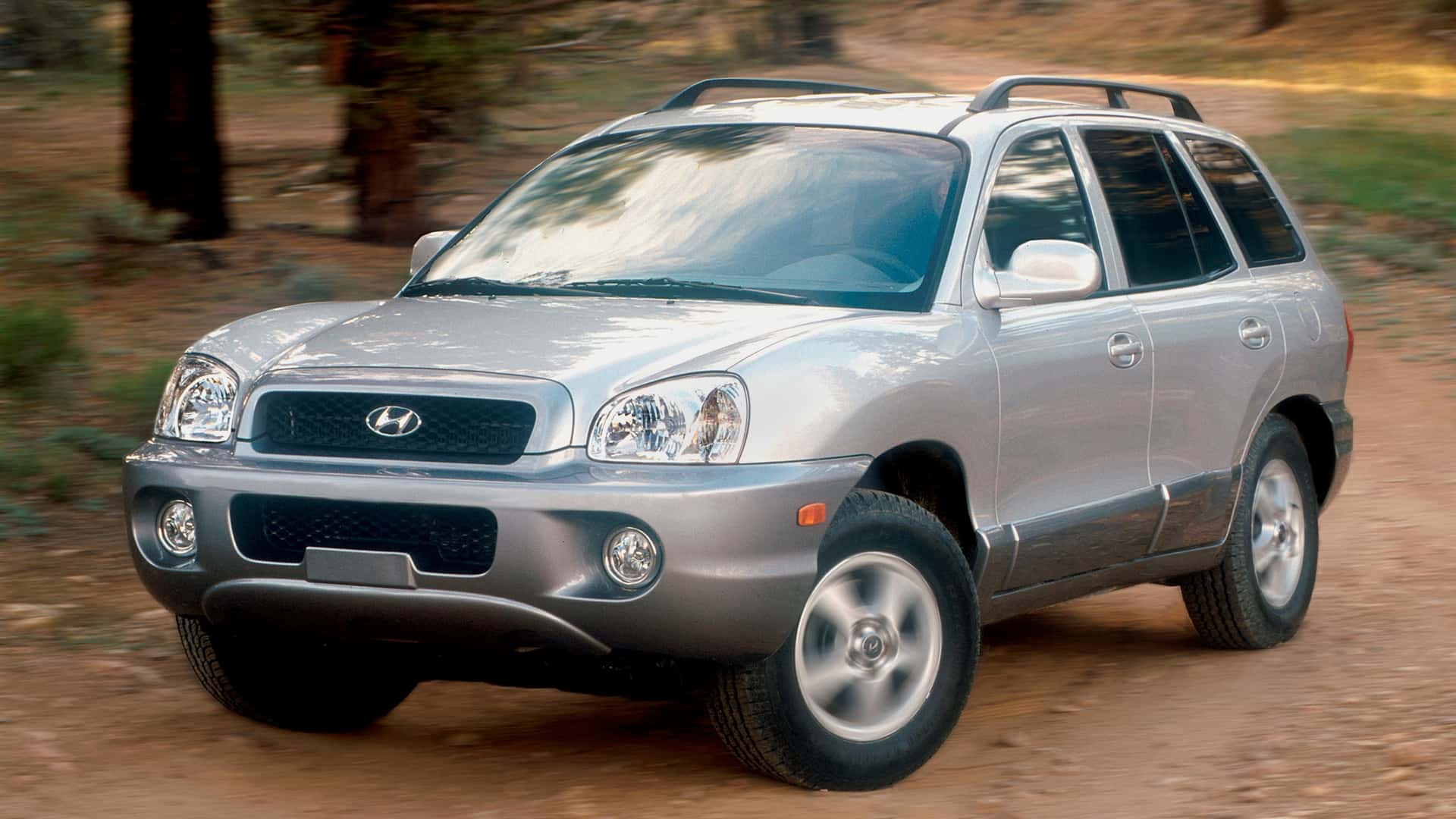 Hyundai Santa Fe thay đổi thiết kế như thế nào qua 5 thế hệ? first-gen-hyundai-santa-fe.jpg