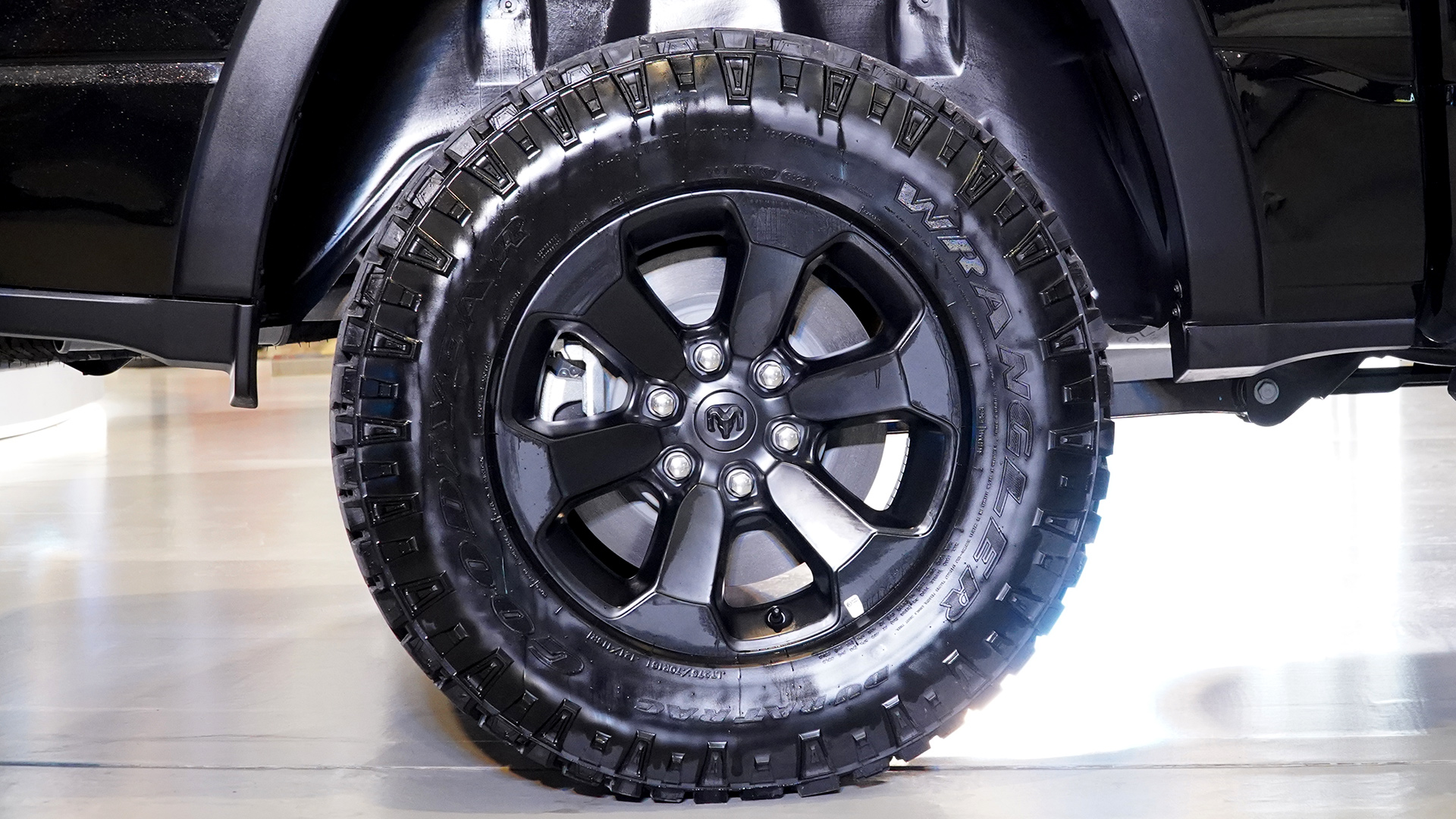 RAM 1500 Rebel ra mắt tại Việt Nam, giá hơn 5,1 tỷ ram-1500-rebel-02.jpg