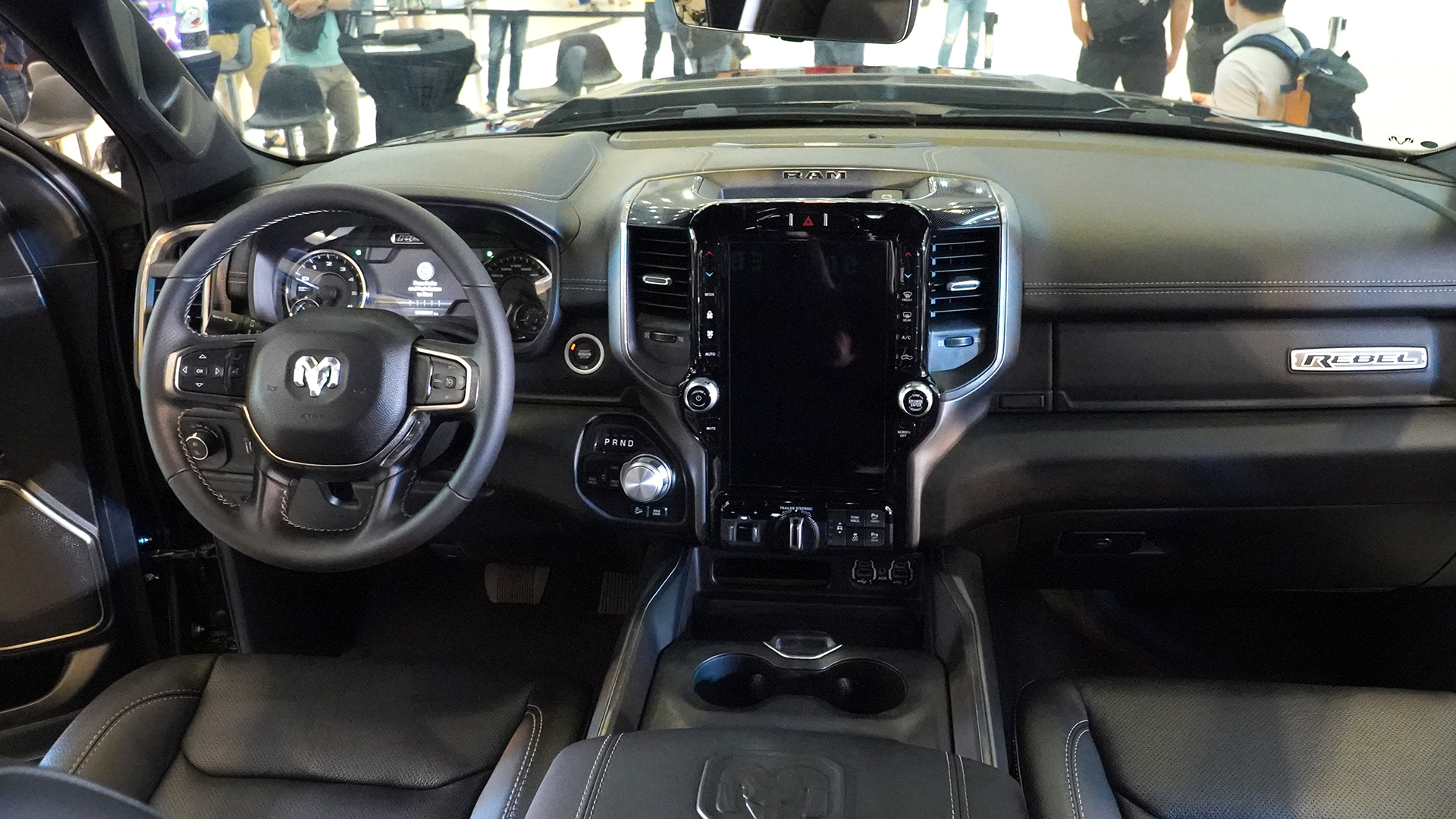 RAM 1500 Rebel ra mắt tại Việt Nam, giá hơn 5,1 tỷ ram-1500-rebel-03.jpg