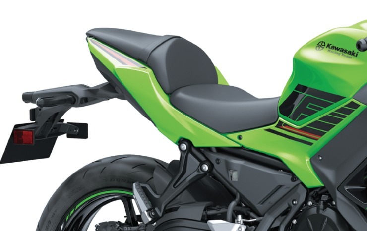 Kawasaki%20Ninja%20650%202023%20(5).jpeg