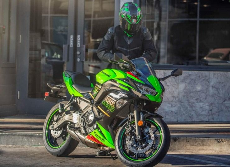 Kawasaki%20Ninja%20650%202023.jpeg