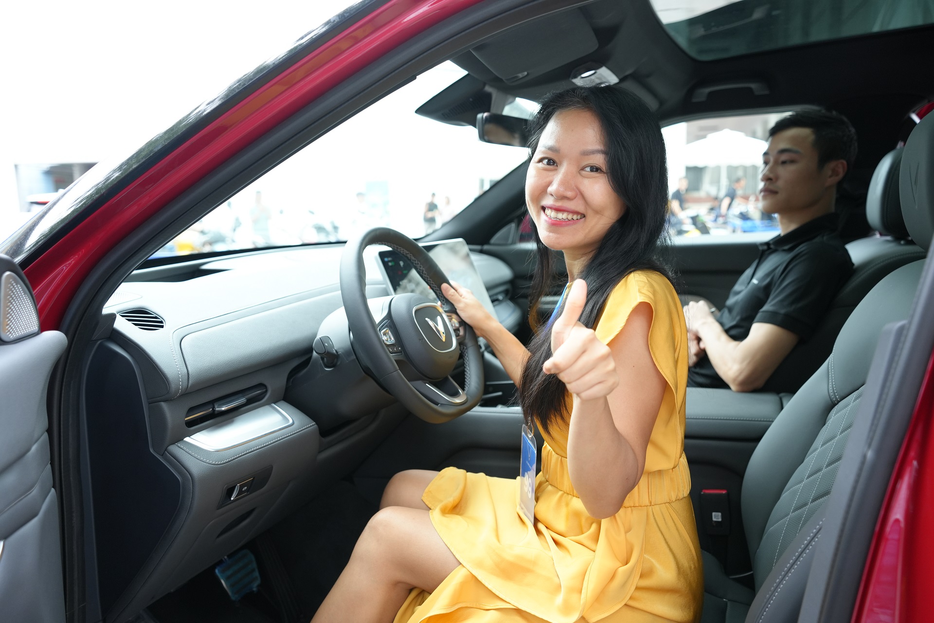 Khách hàng Nha Trang hào hứng chốt cọc sau khi ‘tận tay’ lái thử ô tô điện VinFast vinfast-02.jpeg