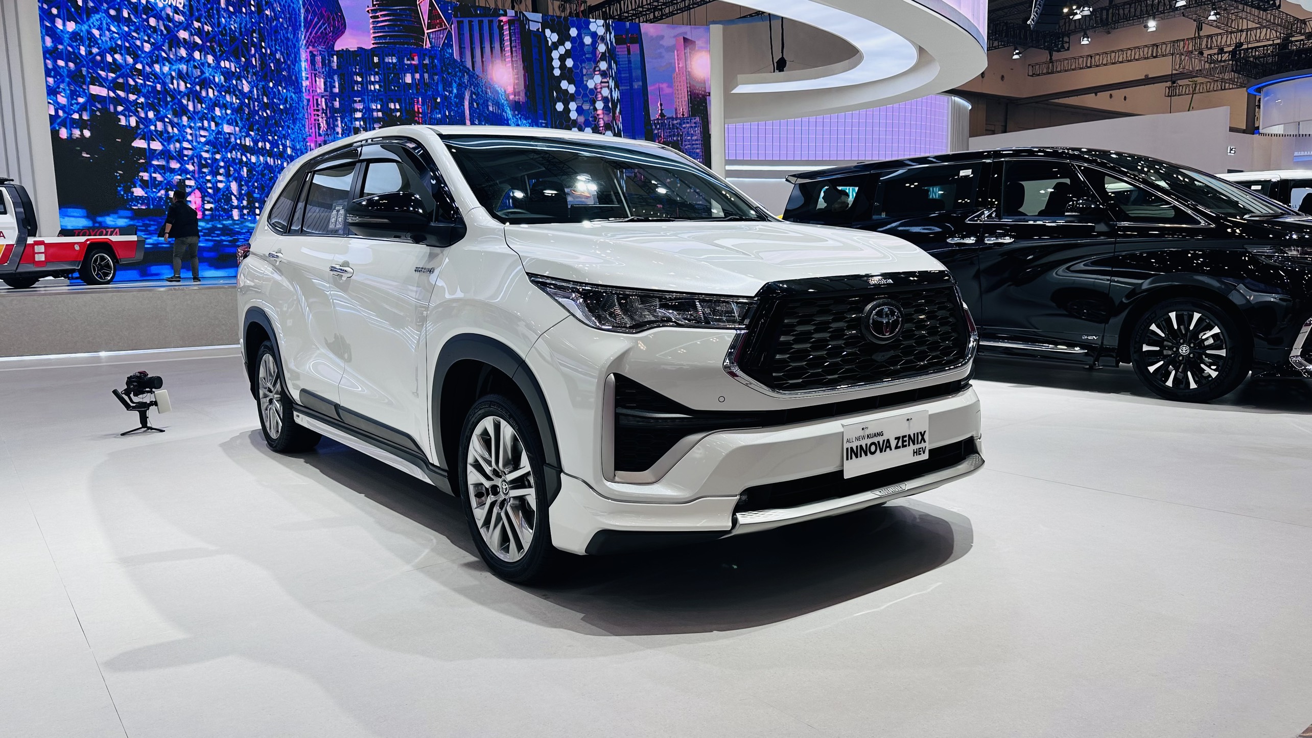 Xem trước Toyota Innova 2023 sắp ra mắt tại Việt Nam, dự kiến giá từ hơn 700 triệu