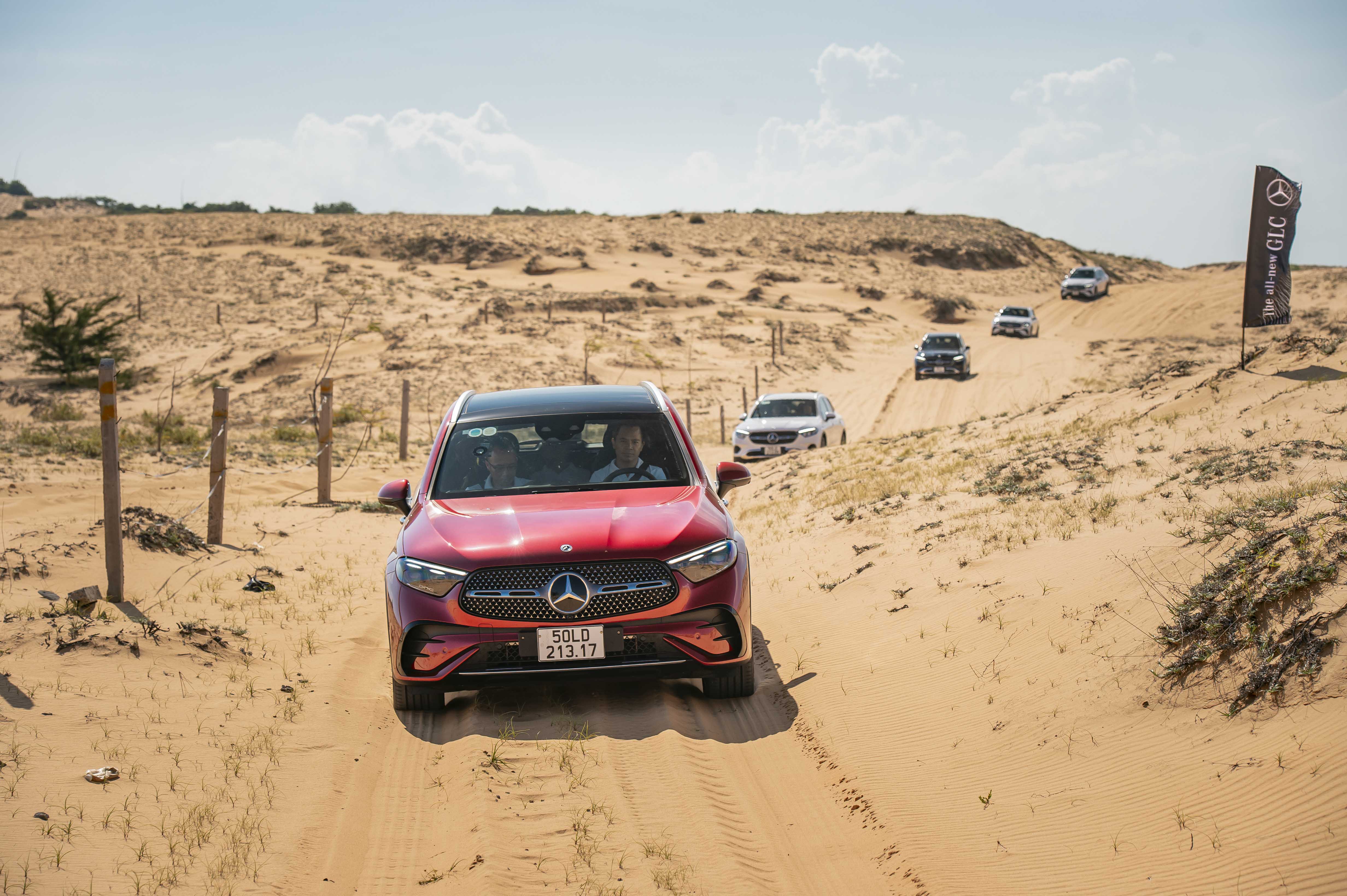 Mang xe sang Mercedes-Benz GLC 2023 đại phá “tiểu sa mạc Sahara” ở Việt Nam Mercedes-Benz GLC thế hệ mới 17.jpg