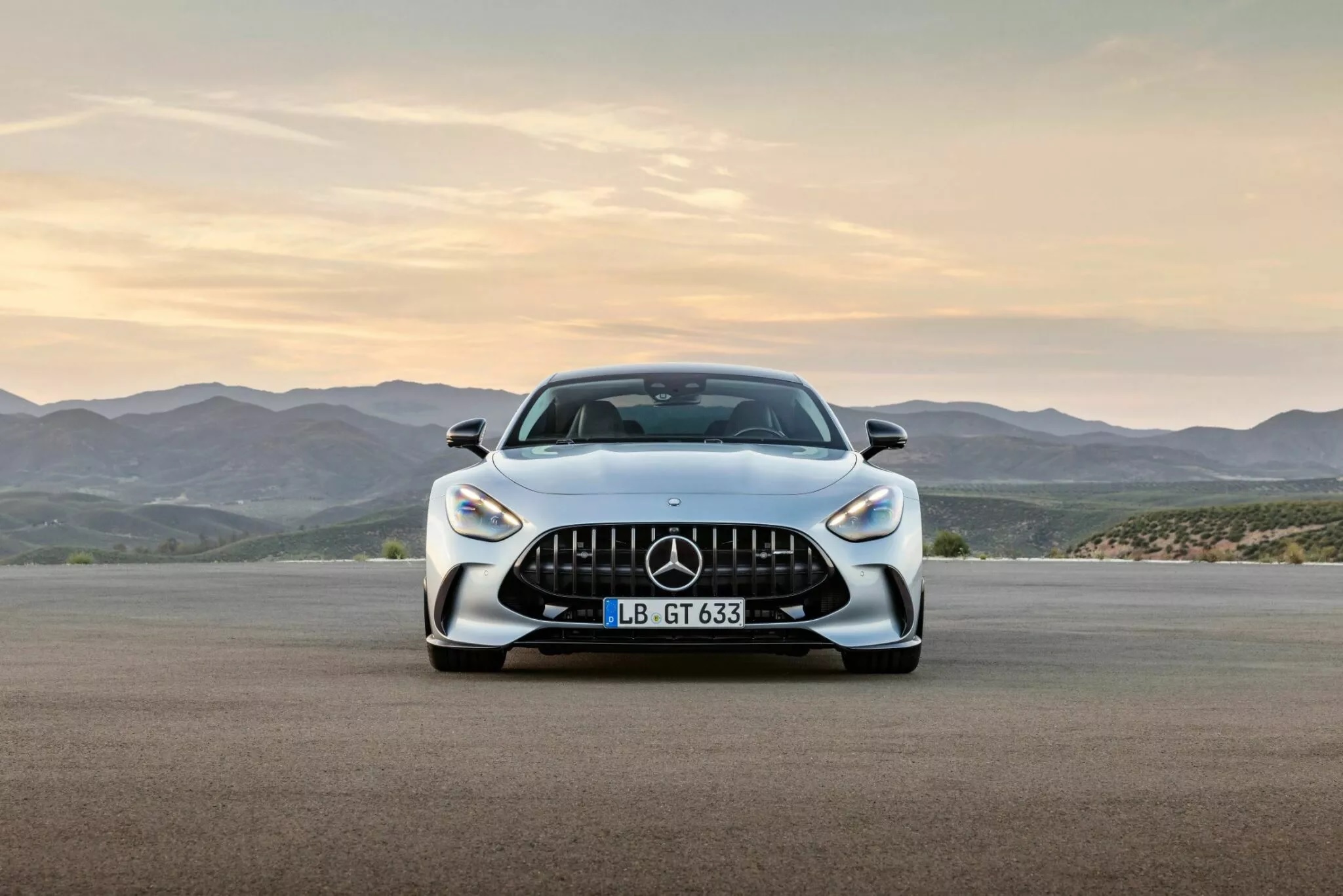 Mercedes-AMG GT 2024 ra mắt: nâng cấp từ tiện nghi đến hiệu năng mercedes-gt-2024-autodaily-1.jpg