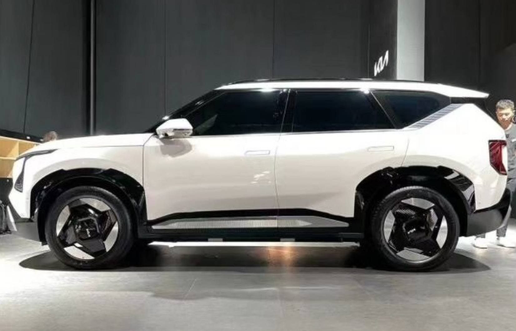 kia-ev5-leaked-chengdu-motor-show-5.jpg