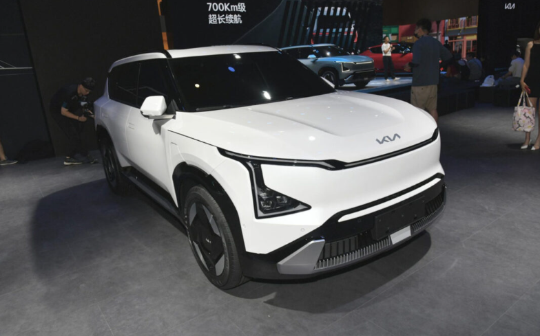 Ảnh thực tế Kia EV5 2024: Mẫu SUV thuần điện nhỏ gọn cho giới trẻ năng động kia-ev5-3.png
