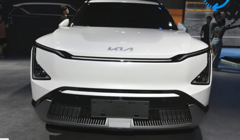 Ảnh thực tế Kia EV5 2024: Mẫu SUV thuần điện nhỏ gọn cho giới trẻ năng động kia-ev5-8.png