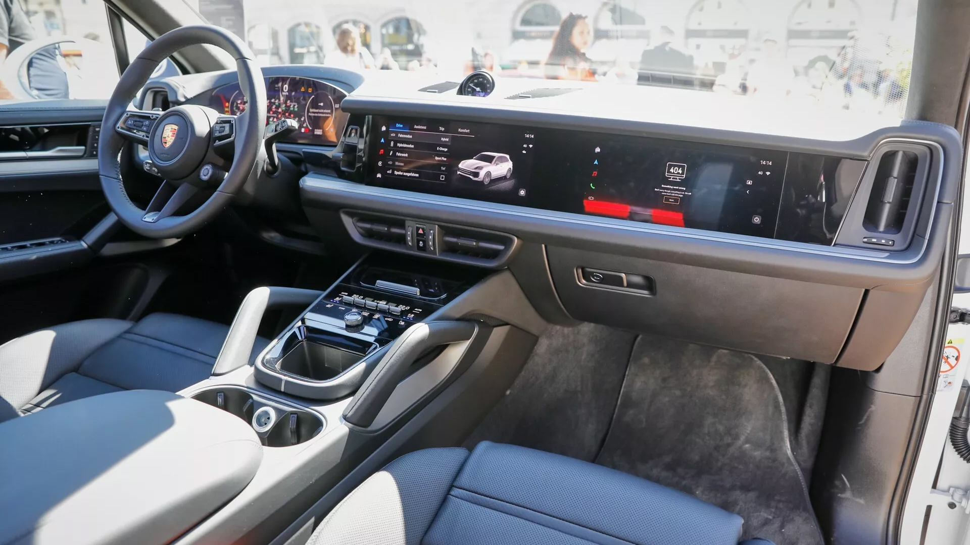 Ảnh thực tế Porsche Cayenne Turbo E-Hybrid 2024 2024-porsche-cayenne-turbo-e-hybrid-13.jpg