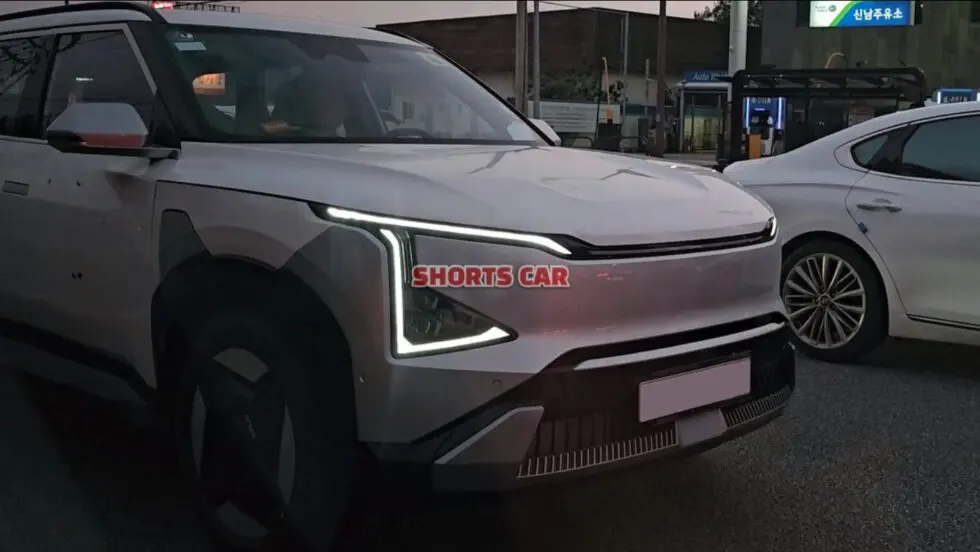 Bắt gặp KIA EV5 lăn bánh ngoài đời thực, chờ về Việt Nam kia-ev5-spied-south-korea-980x552jpg.webp