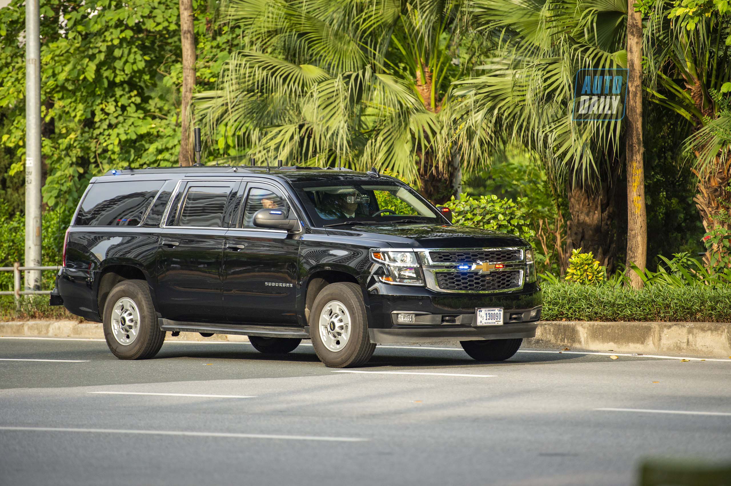 Đoàn xe chở Tổng thống Mỹ và đoàn tháp tùng đến Phủ chủ tịch tong-thong-my-07.jpg