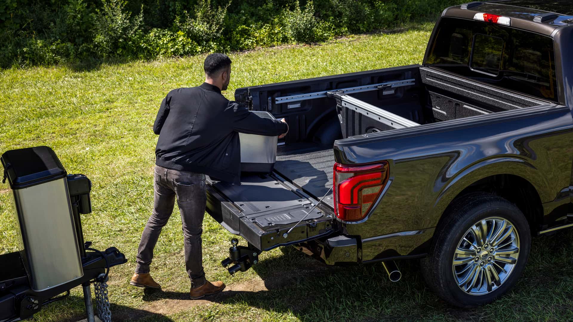 2024-ford-f-150-pro-access-tailgate-1.jpg