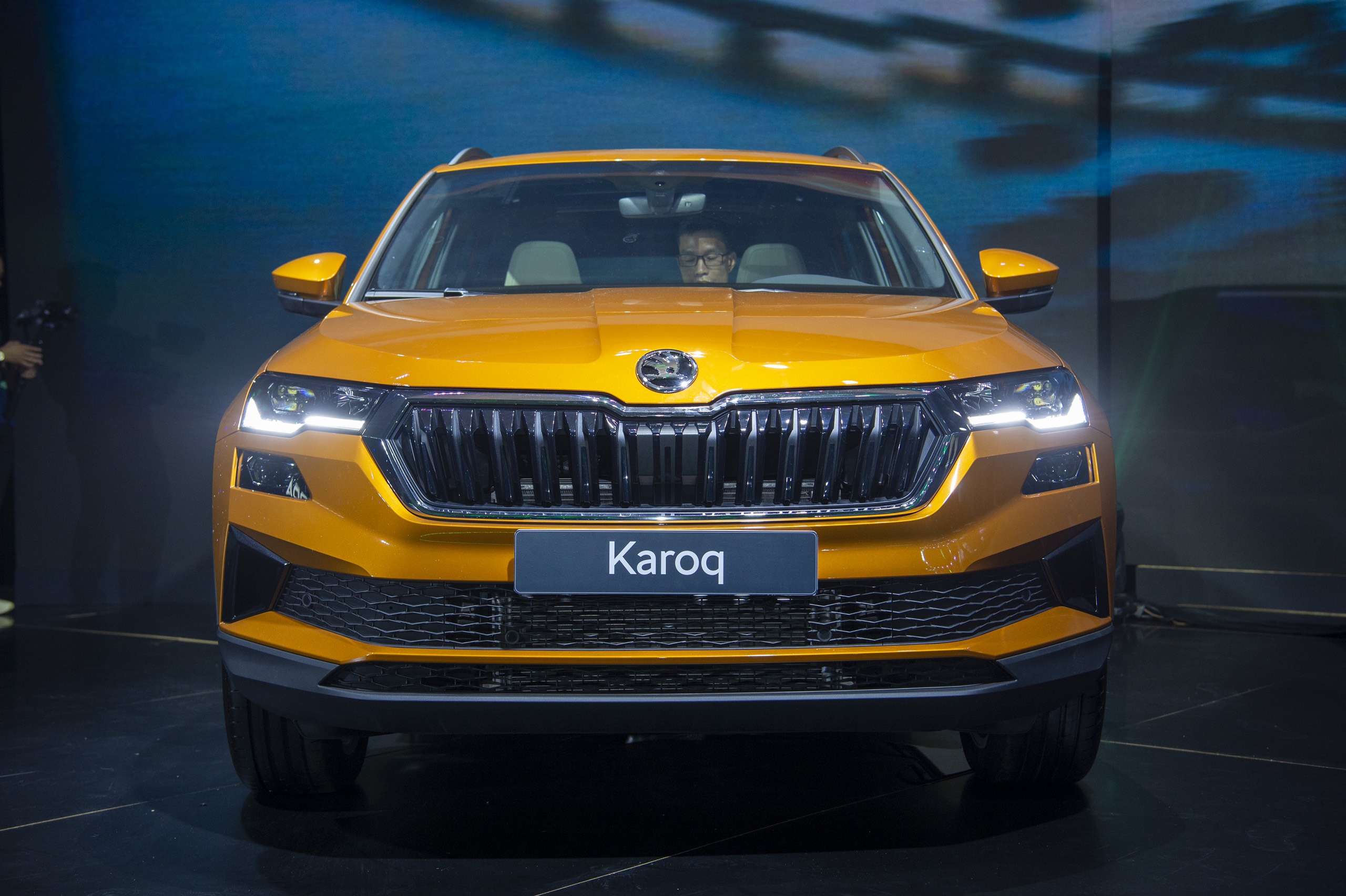 Chi tiết Skoda Karoq giá từ 999 triệu đồng, cạnh tranh Mazda CX-5