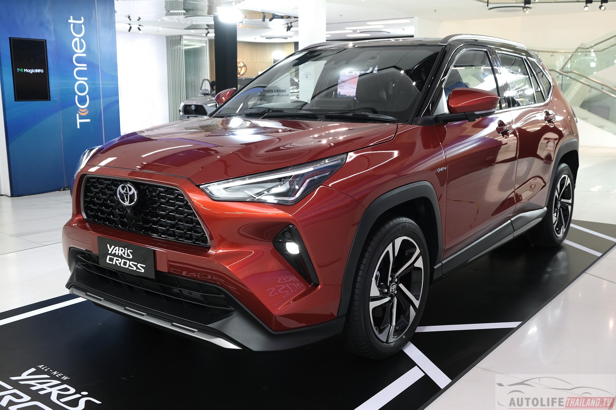 Toyota Yaris Cross 2024 launched in Thailand: Only available in hybrid transmission, extremely attractive price toyota-yaris-cross-2024-11.jpg