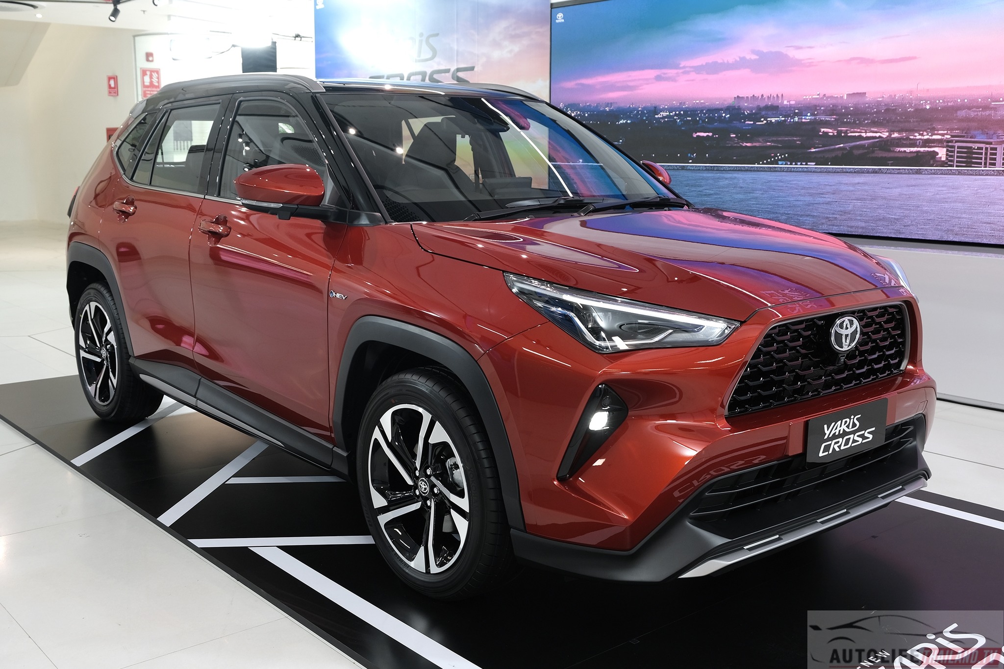 Toyota Yaris Cross 2024 launched in Thailand: Only available in hybrid transmission, extremely attractive price toyota-yaris-cross-2024-12.jpg