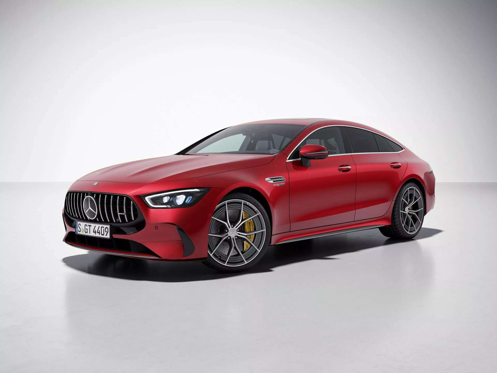 MercedesAMG GT 63 E Performance 2024 ra mắt với diện mạo mới