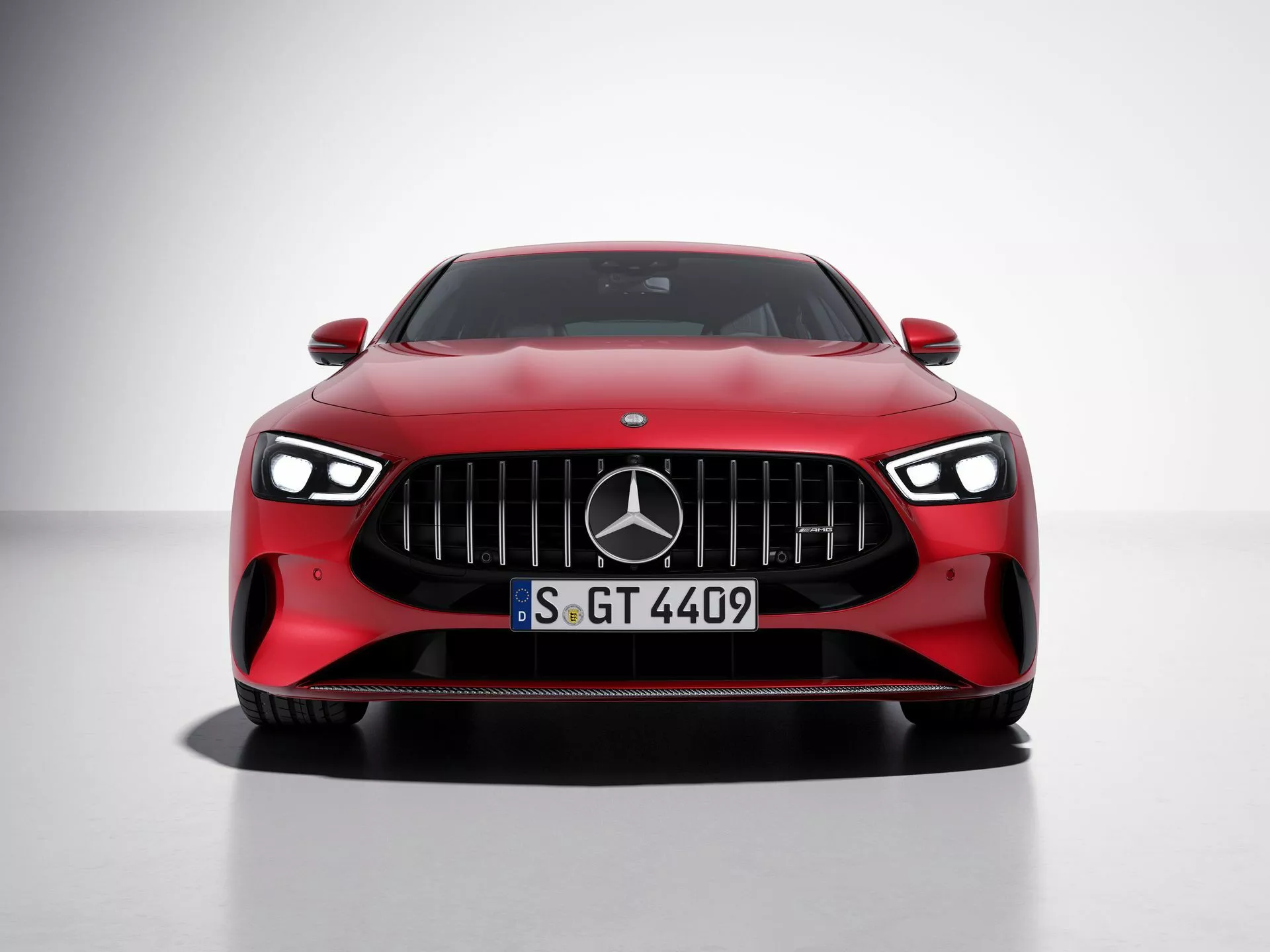 Mercedes-AMG GT 63 E Performance 2024 debuts with new look, priced from 218,884 USD 2024-mercedes-amg-gt-63-e-performance-2.webp