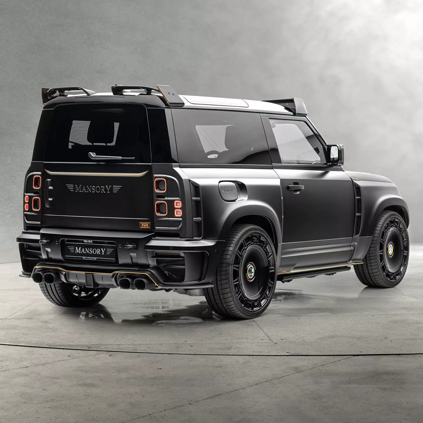 mansory-land-rover-defender-4.webp