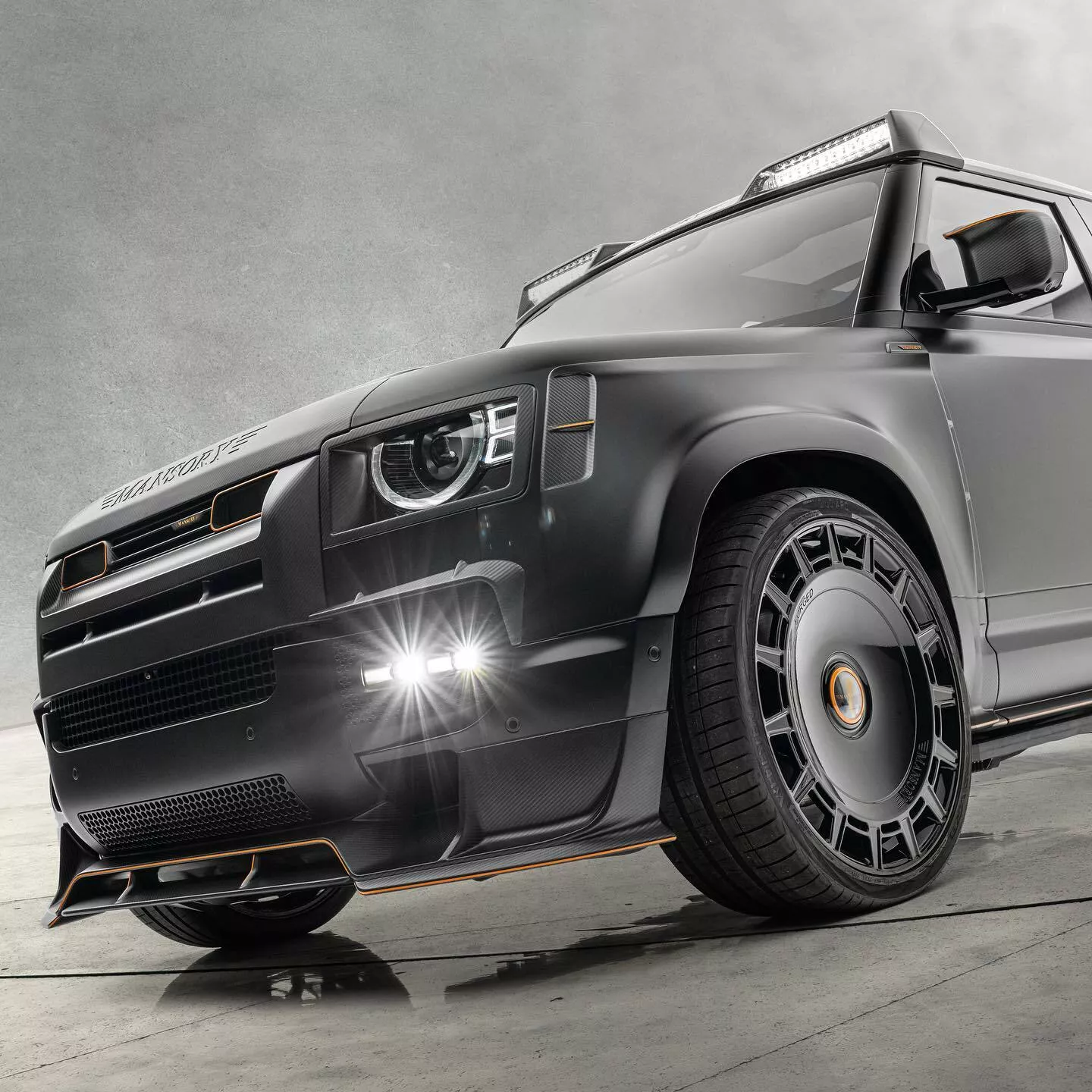 mansory-land-rover-defender-6.webp