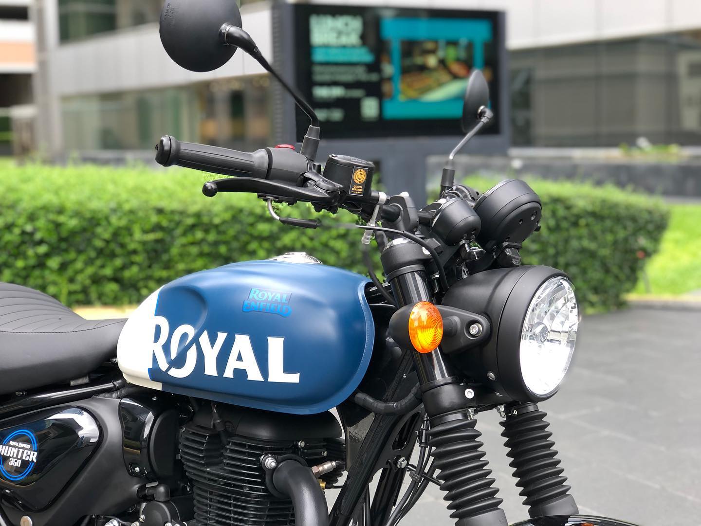 Royal Enfield Hunter 350 is coming to Vietnam, expected price over 110 million VND 2022-Royal-Enfield-Hunter-350-5.jpg