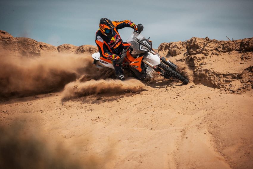 KTM 890 Adventure R Rally 2024 uncovered, only 700 units are produced KTM 890 Adventure R Rally 2024 1.jpg