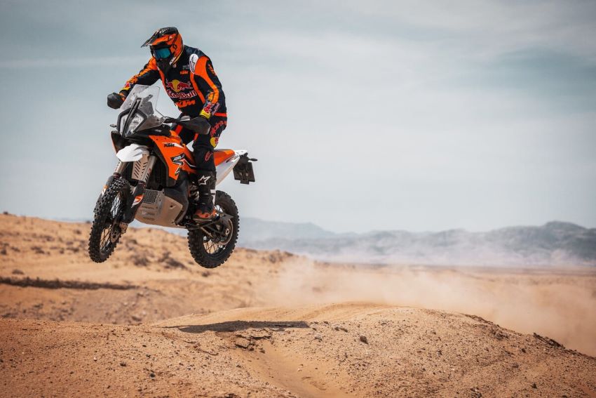 KTM 890 Adventure R Rally 2024 uncovered, only 700 units are produced KTM 890 Adventure R Rally 2024 4.jpg