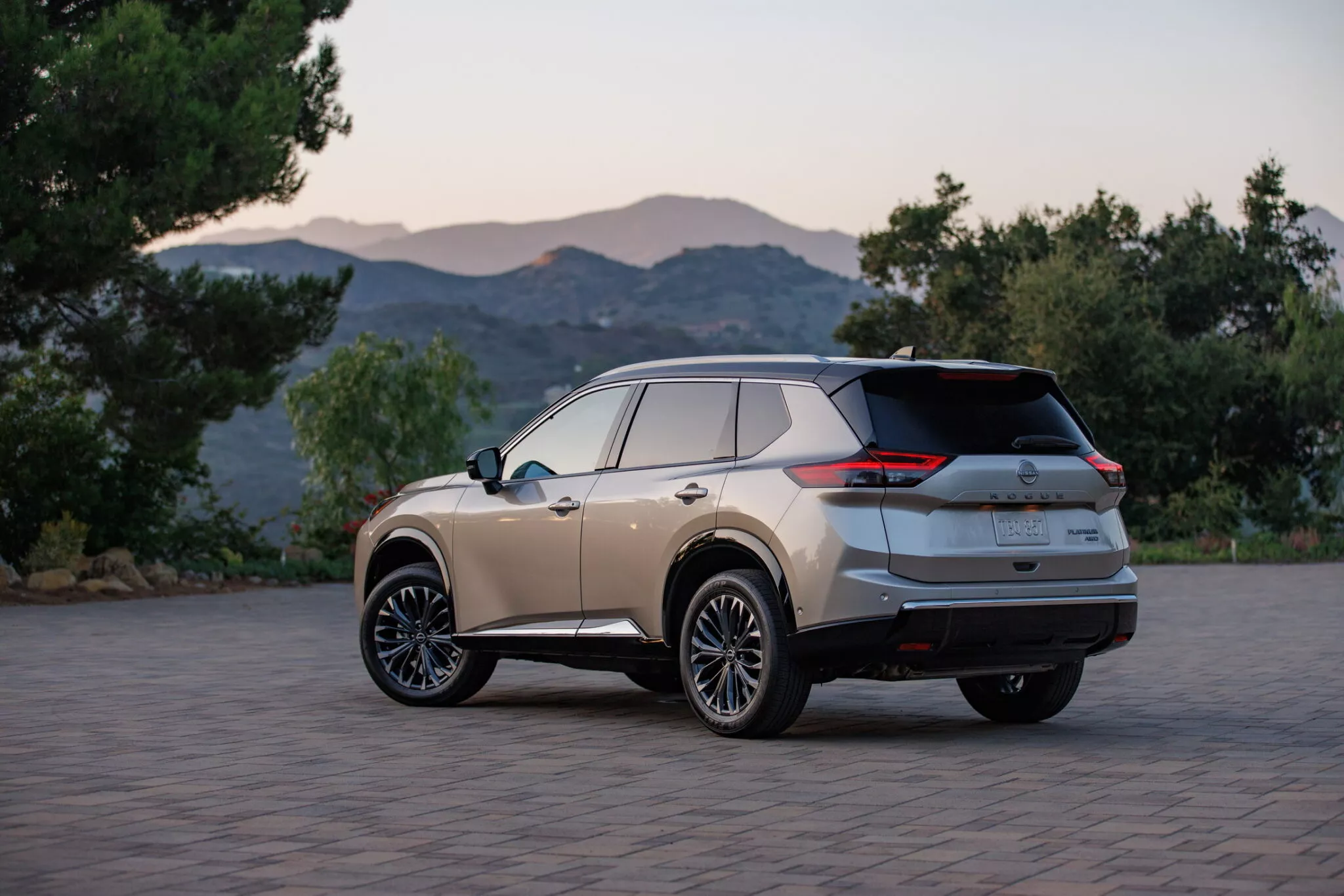 Nissan X-Trail 2024 debuts with a new look, integrated Google app 2024-nissan-rogue-2-2048x1366.webp