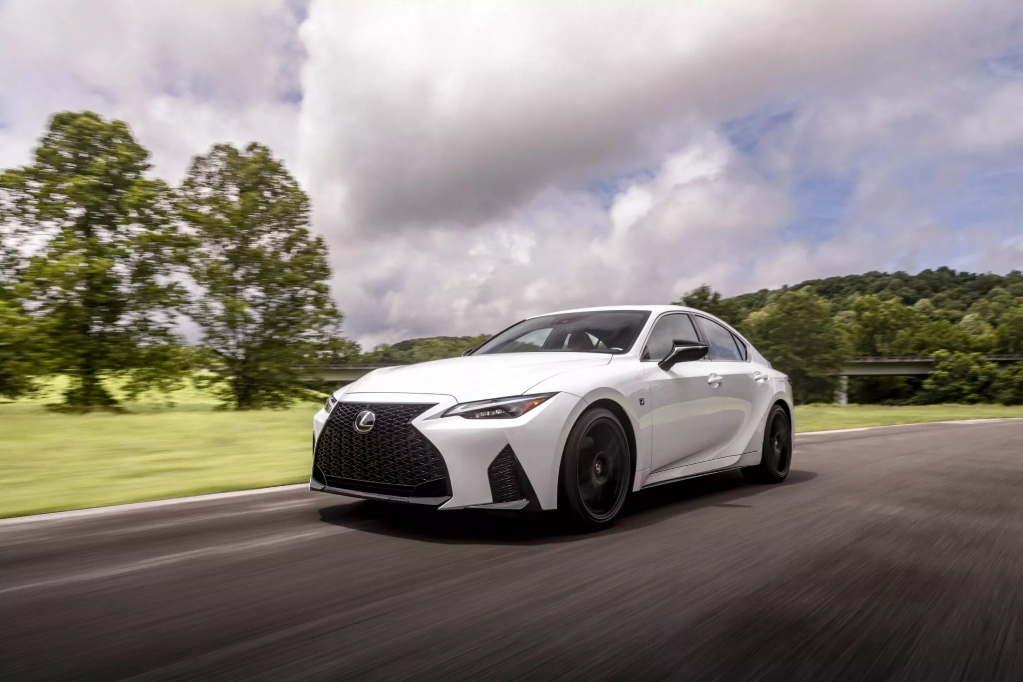 Lexus IS 2024 introduces increased prices but adds a series of sporty equipment lexus-is-2024-autodaily-5.jpg