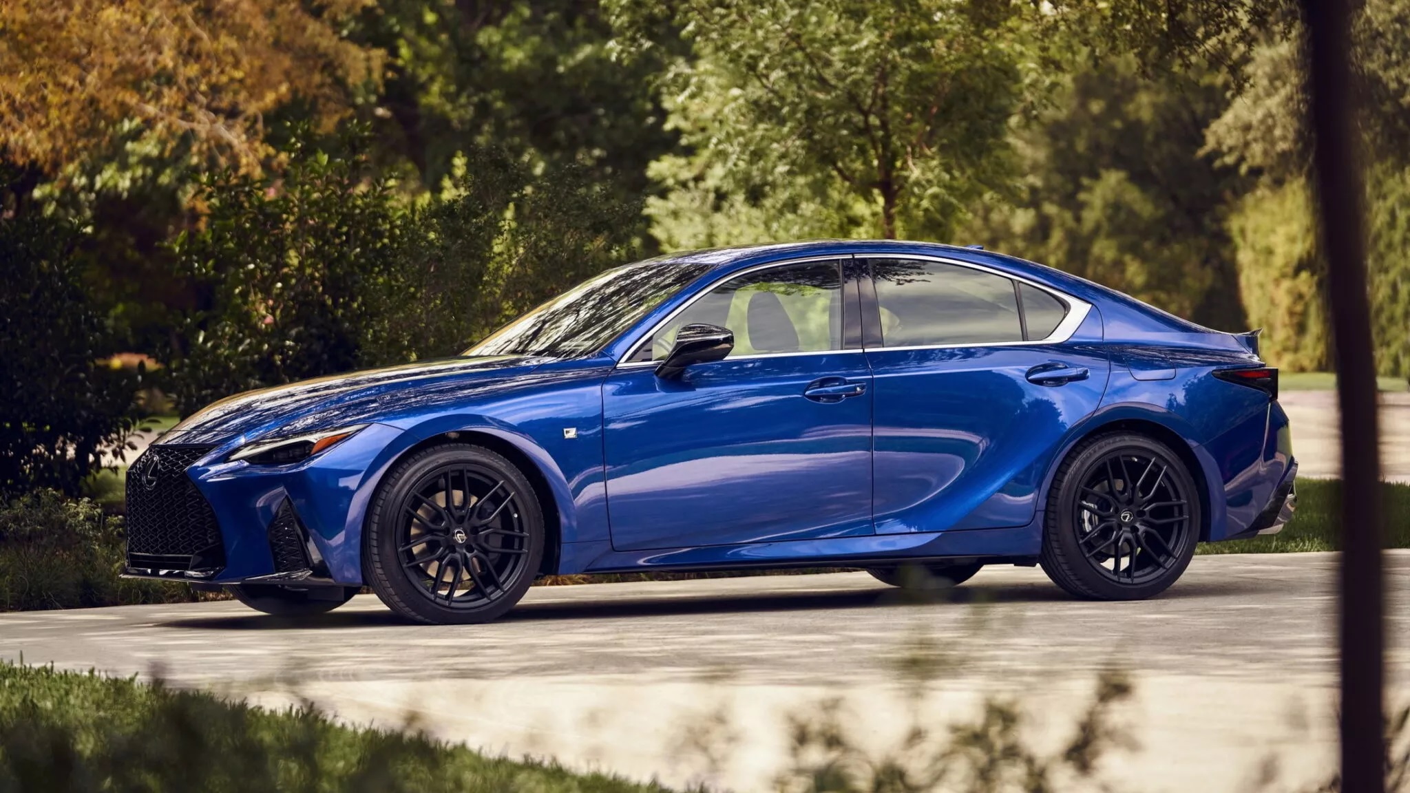 Lexus IS 2024 ra mắt, tăng giá bán nhưng thêm loạt trang bị thể thao lexus-is-2024-autodaily-9.jpg