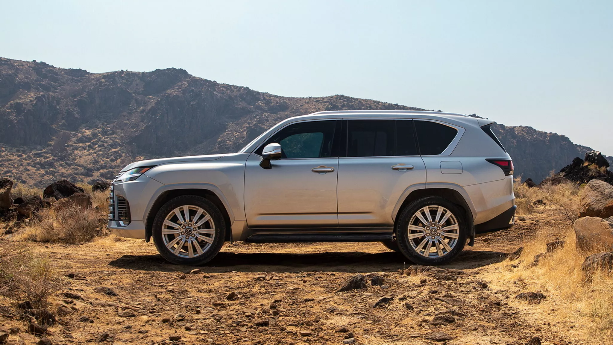 2024-lexus-lx-600-23-2048x1152.webp