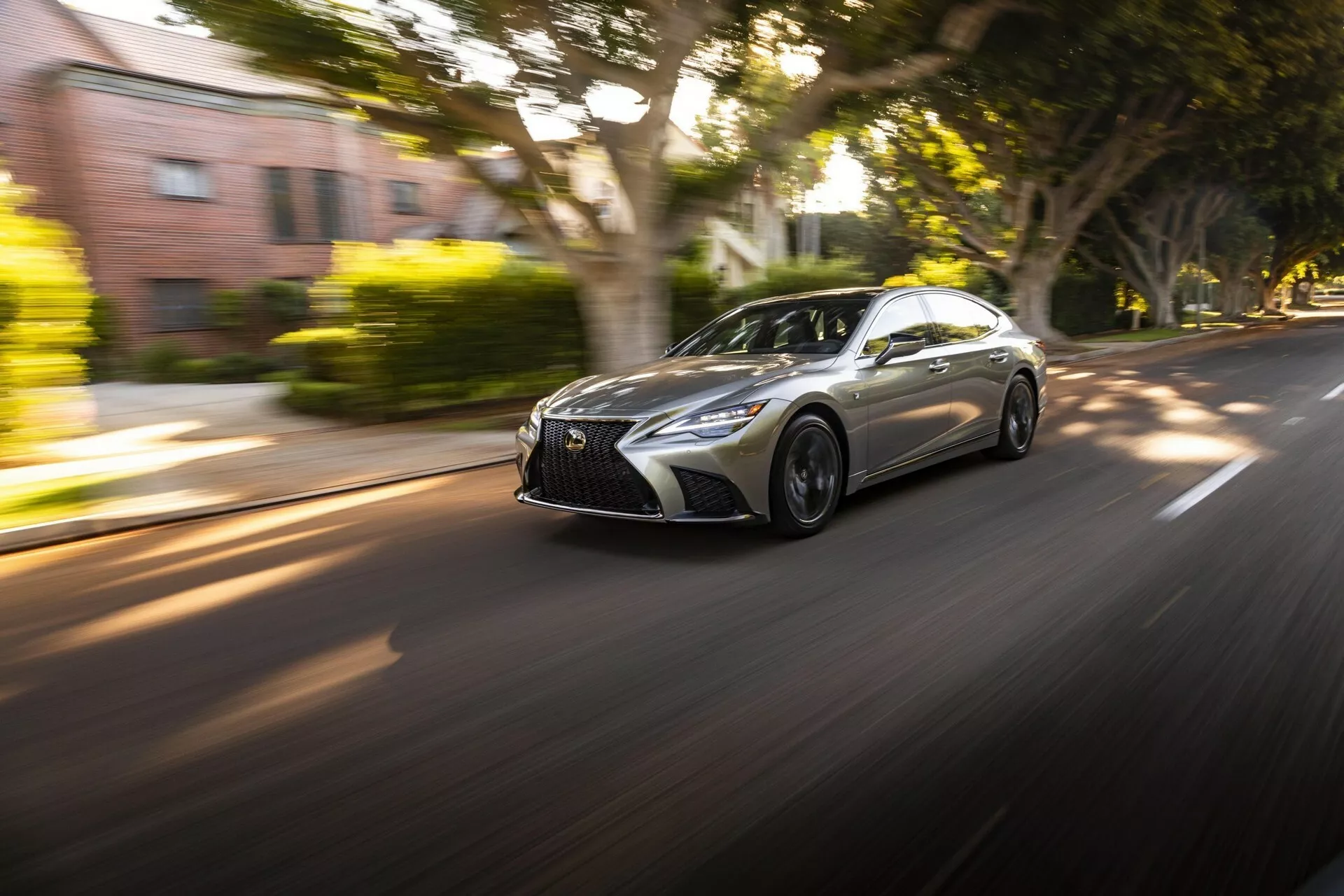 2024-lexus-ls-1025-16.webp