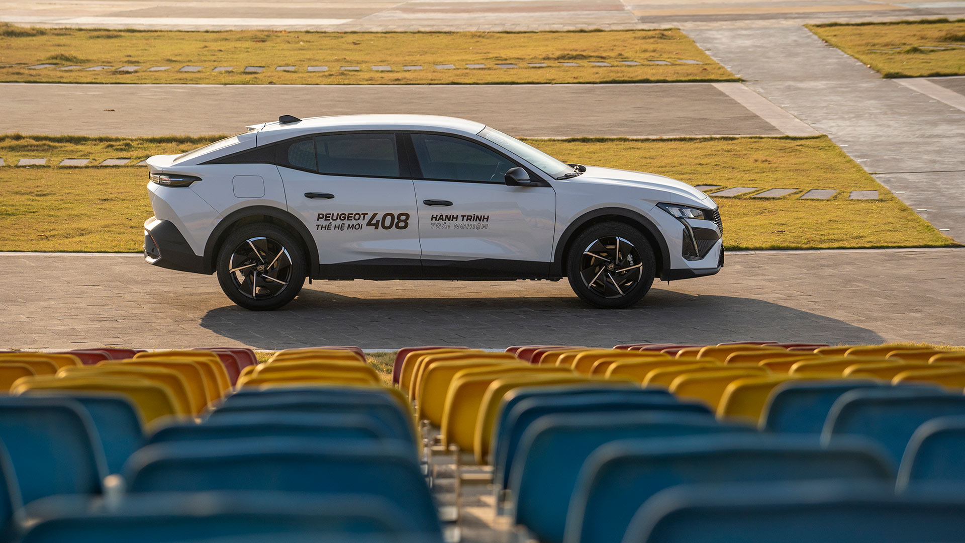Trải nghiệm nhanh Peugeot 408: Phá cách, thể thao theo chất riêng