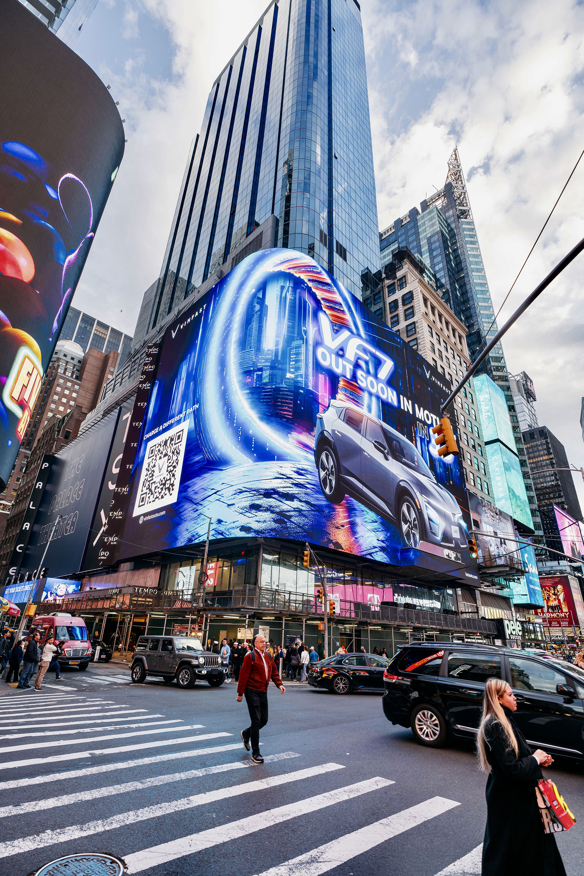 VinFast VF 7 appears on billboard at Times Square vinfast-vf7-05.jpeg