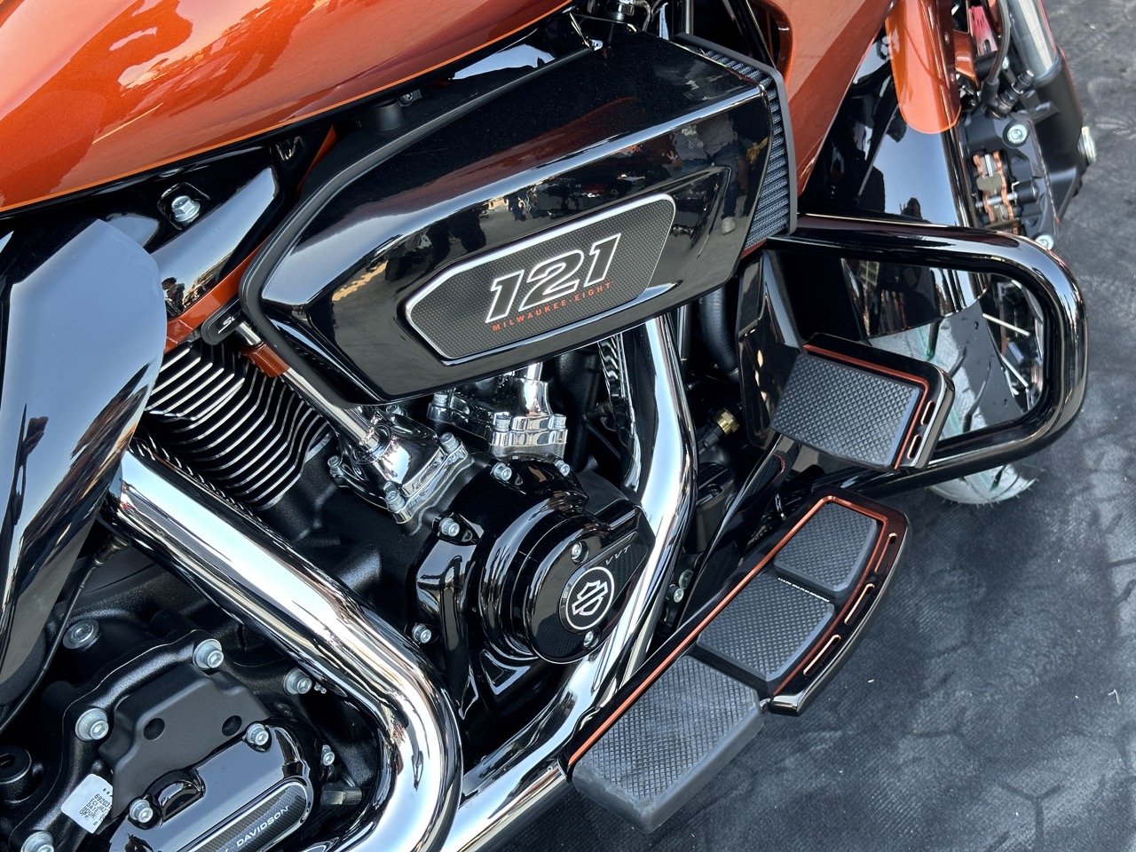 Harley-Davidson%20CVO%20Road%20Glide%202023%20.5%20lo%CC%9B%CC%81n.jpeg