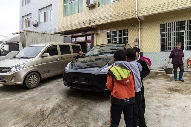 Trung Quốc: Ô tô điện bùng nổ đẩy xăng dầu đến nguy cơ “tuyệt chủng” xe-dien-trung-quoc-3.webp