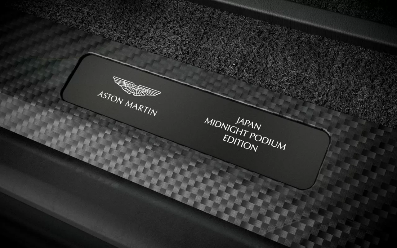 Aston Martin DBX 707 phiên bản đặc biệt, giới hạn chỉ 11 chiếc aston-martin-dbx-707-japan-midnight-podium-edition-6.webp