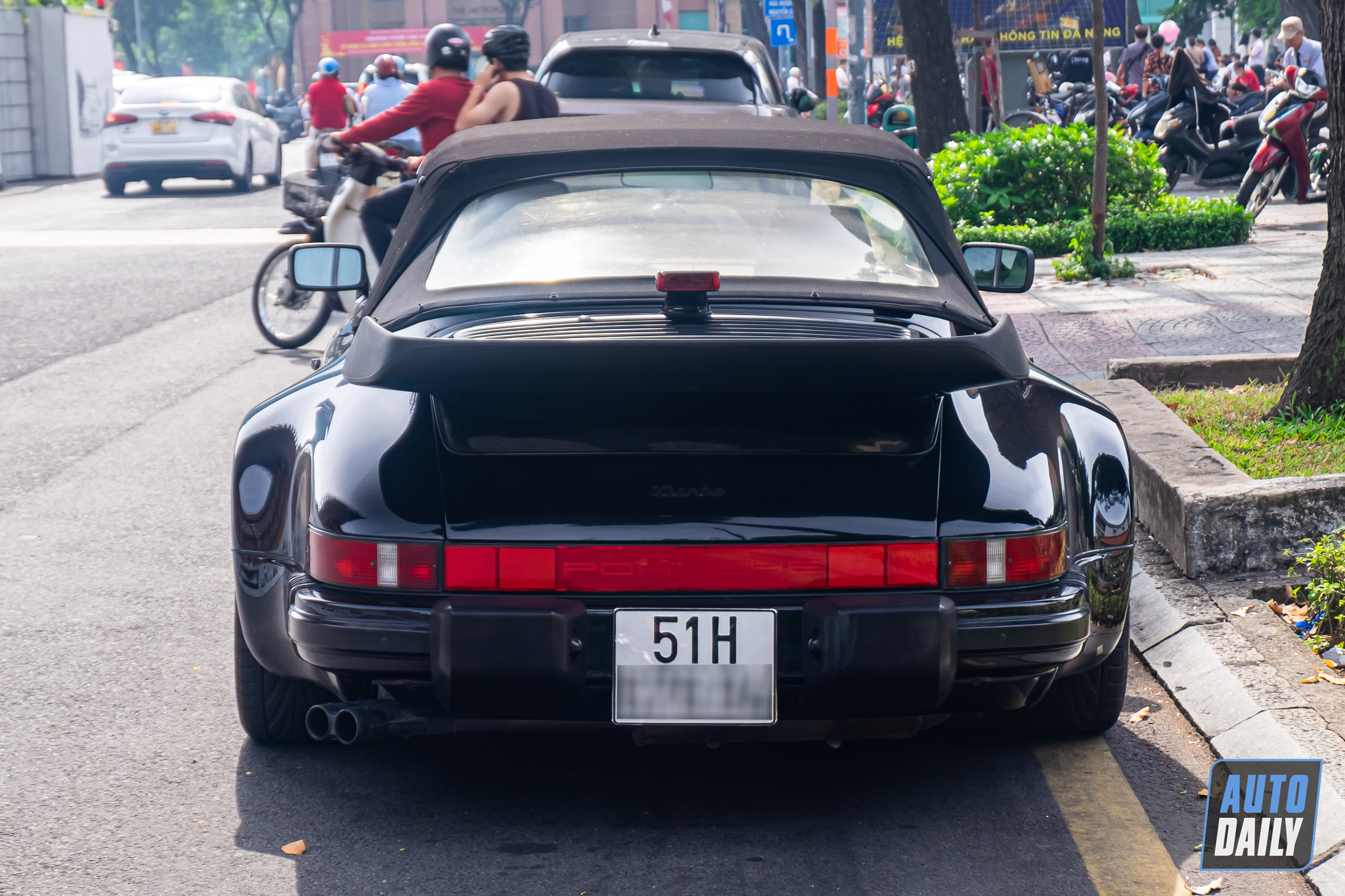 Ngắm Porsche 930 Turbo Cabriolet tuổi đời hơn 30 năm duy nhất Việt Nam porsche-930-turbo-autodaily-8.JPG