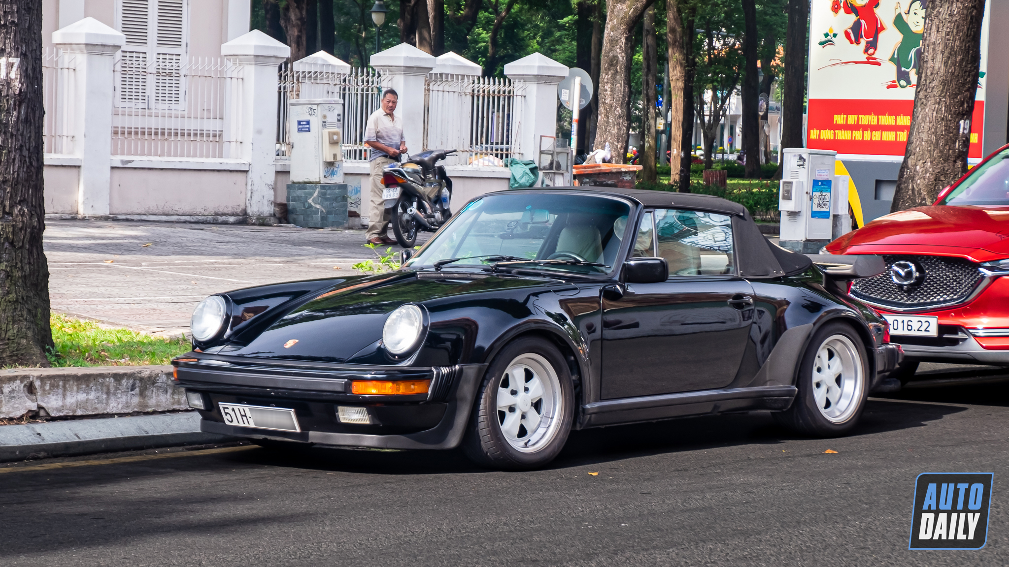 Ngắm Porsche 930 Turbo Cabriolet tuổi đời hơn 30 năm duy nhất Việt Nam