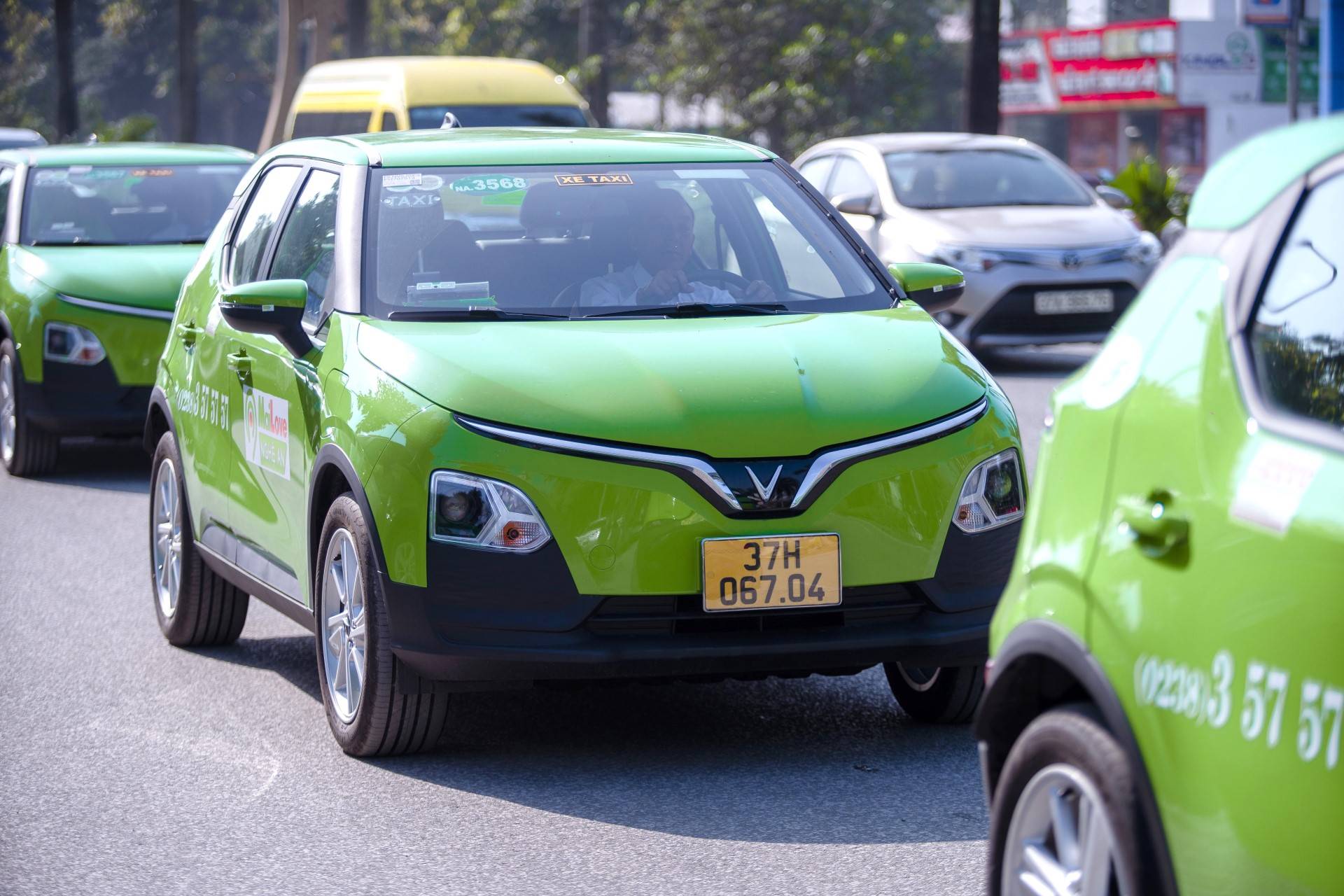 Công ty Sơn Nam thuê xe VinFast từ GSM, triển khai dịch vụ taxi điện tại Nghệ An