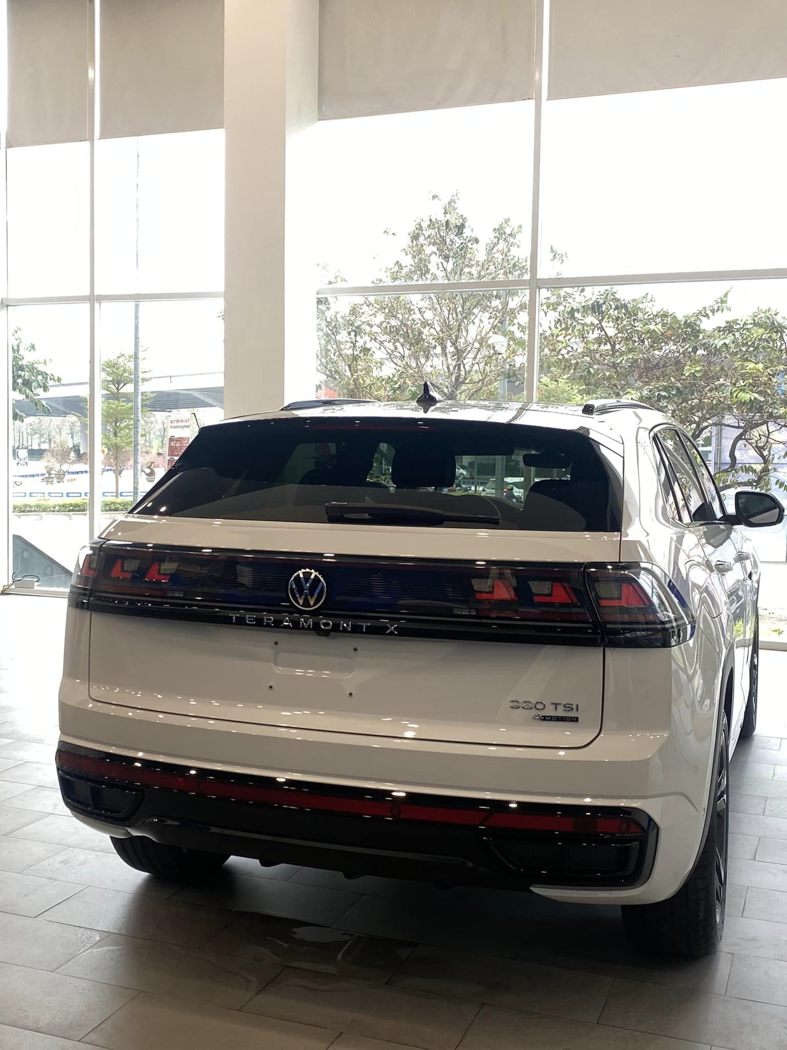 Volkswagen Teramont X 2024 đã về Việt Nam, giá hơn 2 tỷ đồng volkswagen-teramont-x-2024-5.jpg