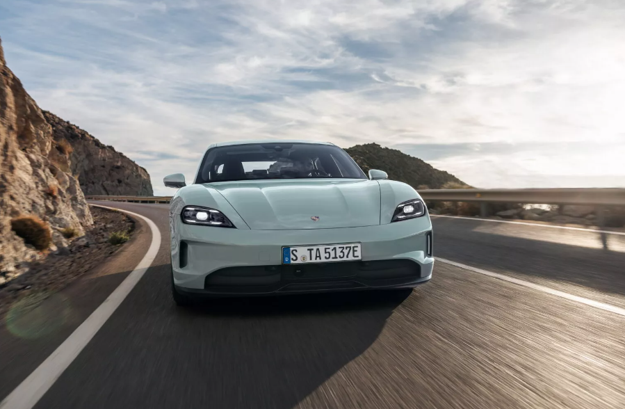 Porsche Taycan 2025 ra mắt: Mạnh mẽ hơn, giá từ 101.395 USD